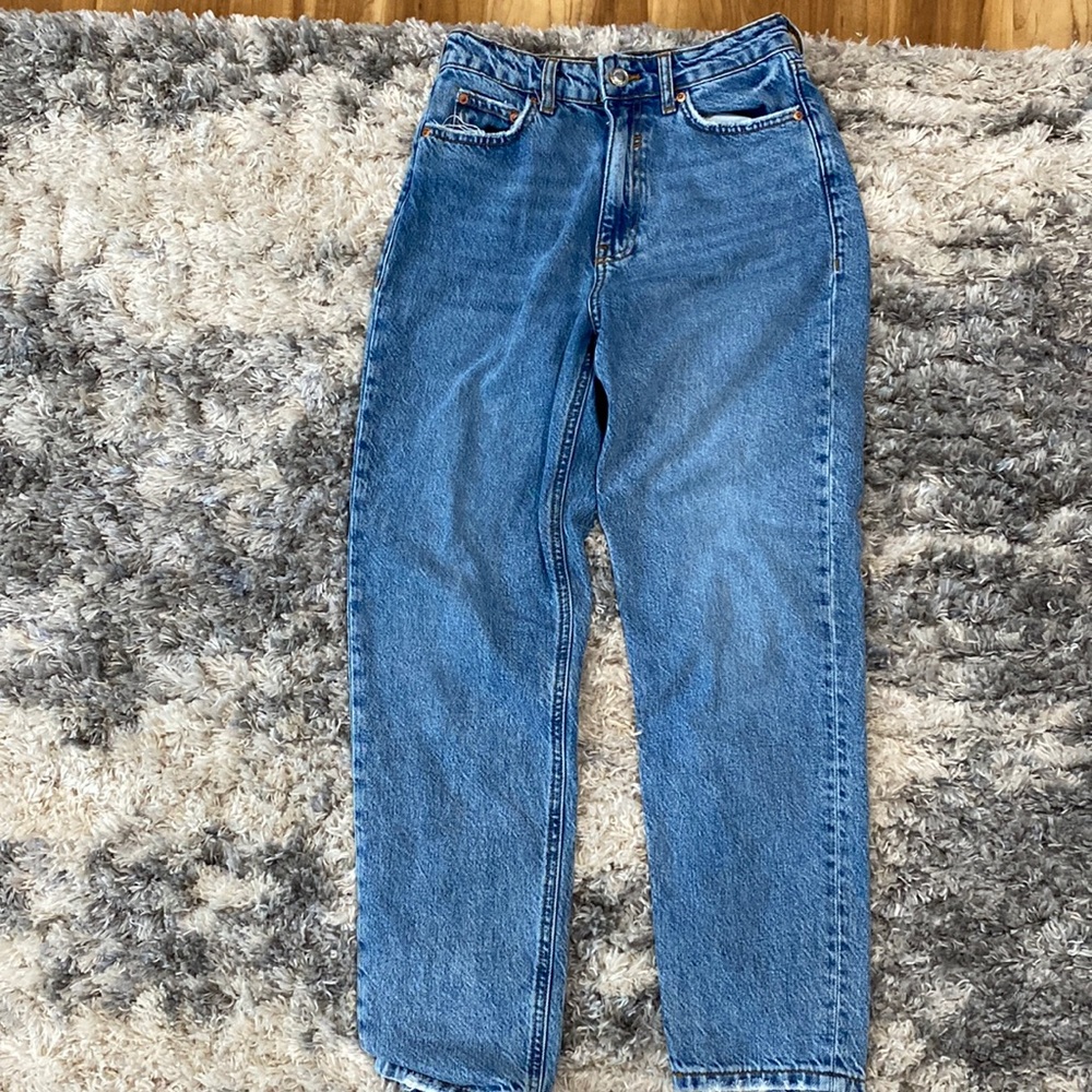 Zara jeans never worn too small